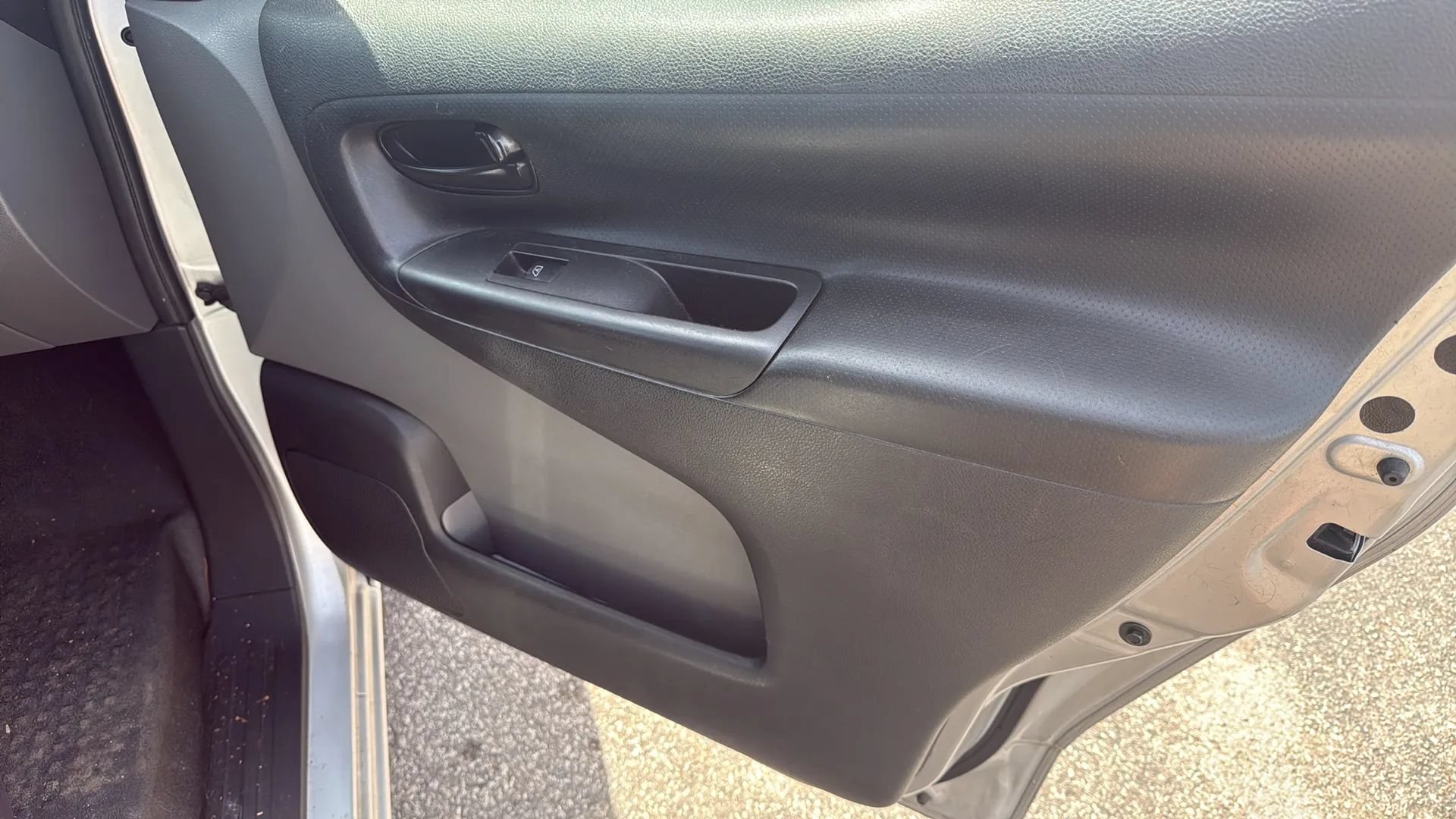 Used 2015 Nissan NV200 S w/ Cruise Control Package FWD image 14