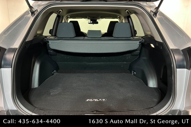 Used 2025 Toyota RAV4 LE AWD/4WD image 22