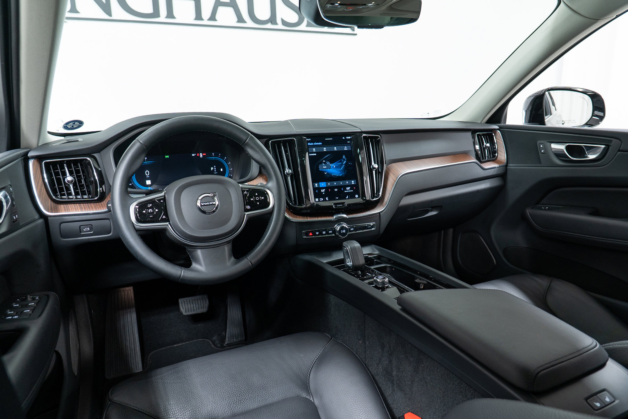 Certified 2023 Volvo XC60 B5 Plus w/ Climate Package image 16