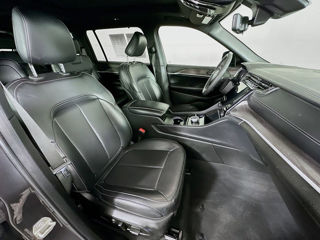 Certified 2024 Jeep Grand Cherokee L Limited w/ Luxury Tech Group II image 42