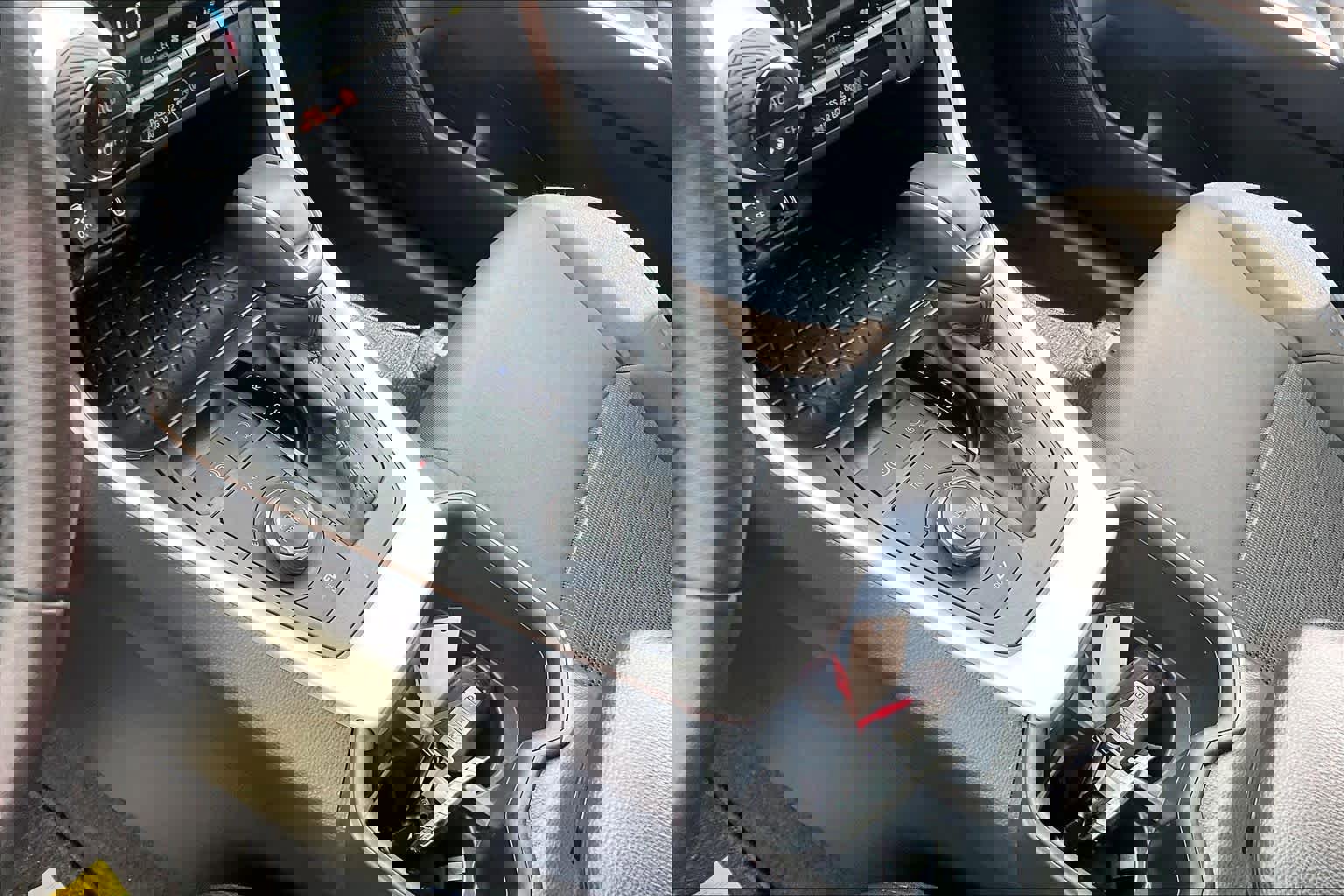 Used 2024 Toyota RAV4 SE image 16