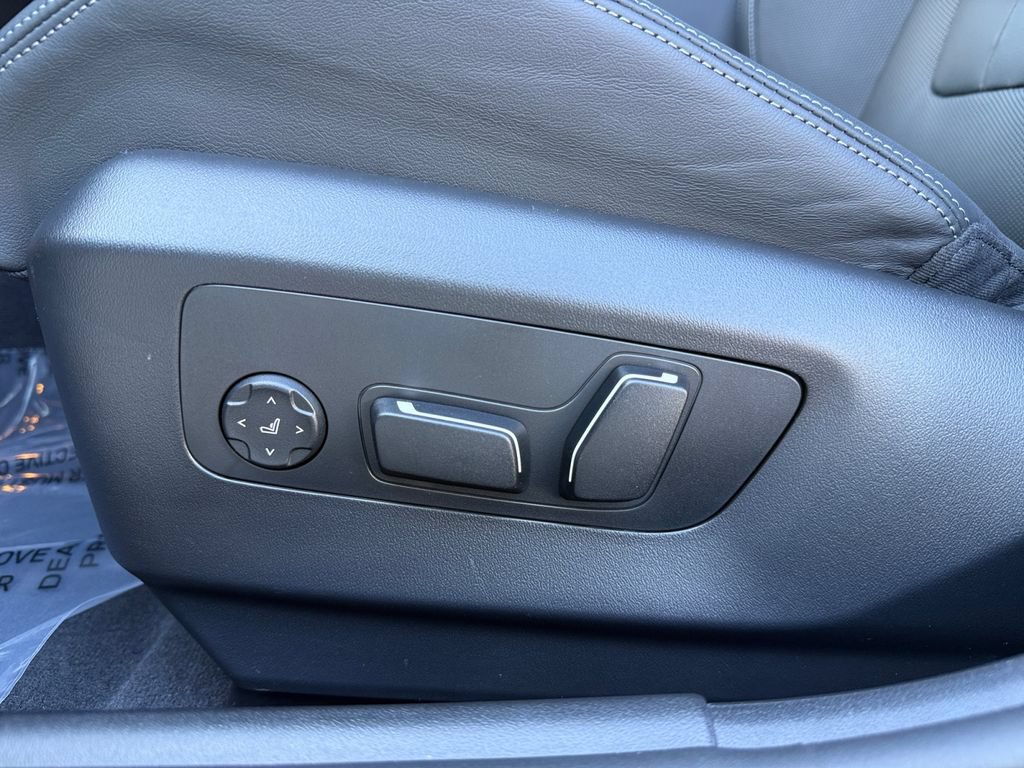 Used 2026 BMW M5 Touring AWD/4WD image 39