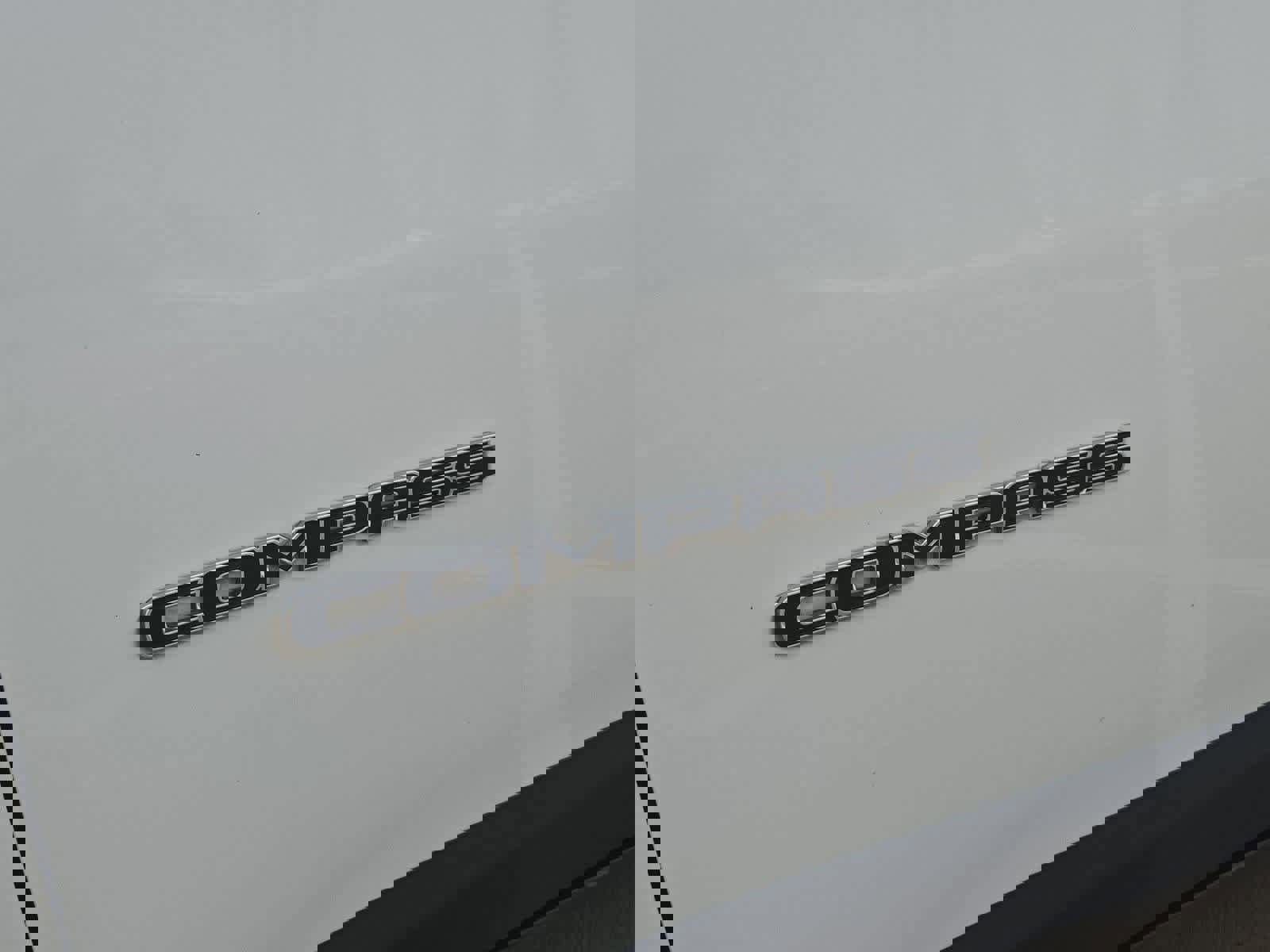 Used 2023 Jeep Compass Latitude image 12