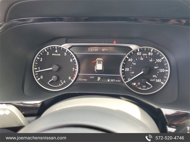 New 2025 Nissan Pathfinder SV w/ Black Appearance Package image 17