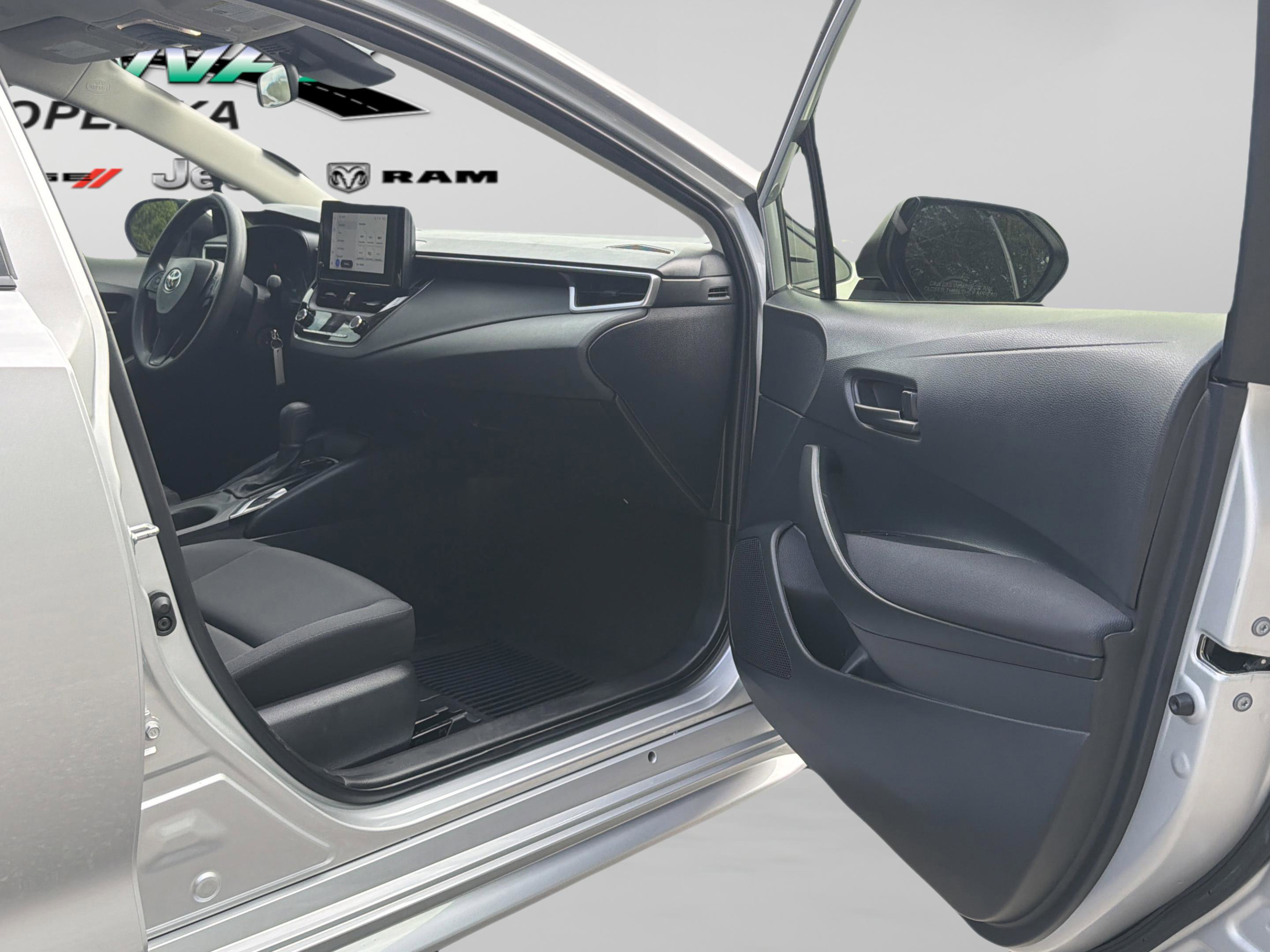 Used 2024 Toyota Corolla LE FWD image 22