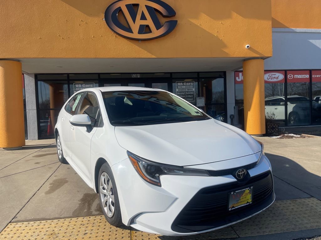 Used 2024 Toyota Corolla LE image 1