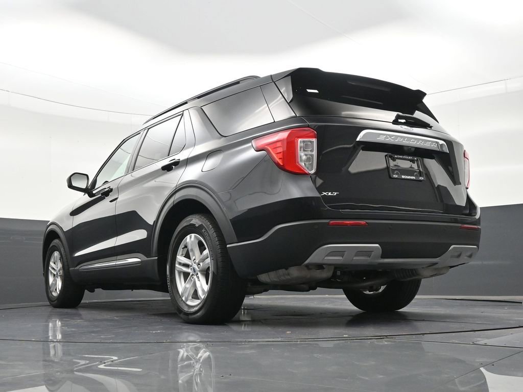 Used 2024 Ford Explorer XLT w/ Equipment Group 202A RWD image 27