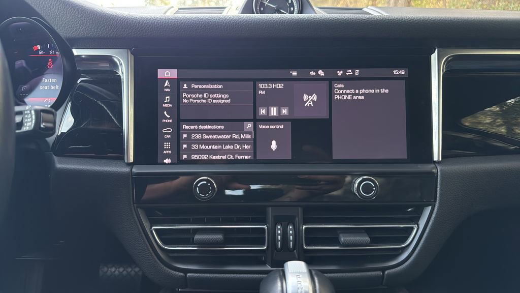 Certified 2023 Porsche Macan image 12