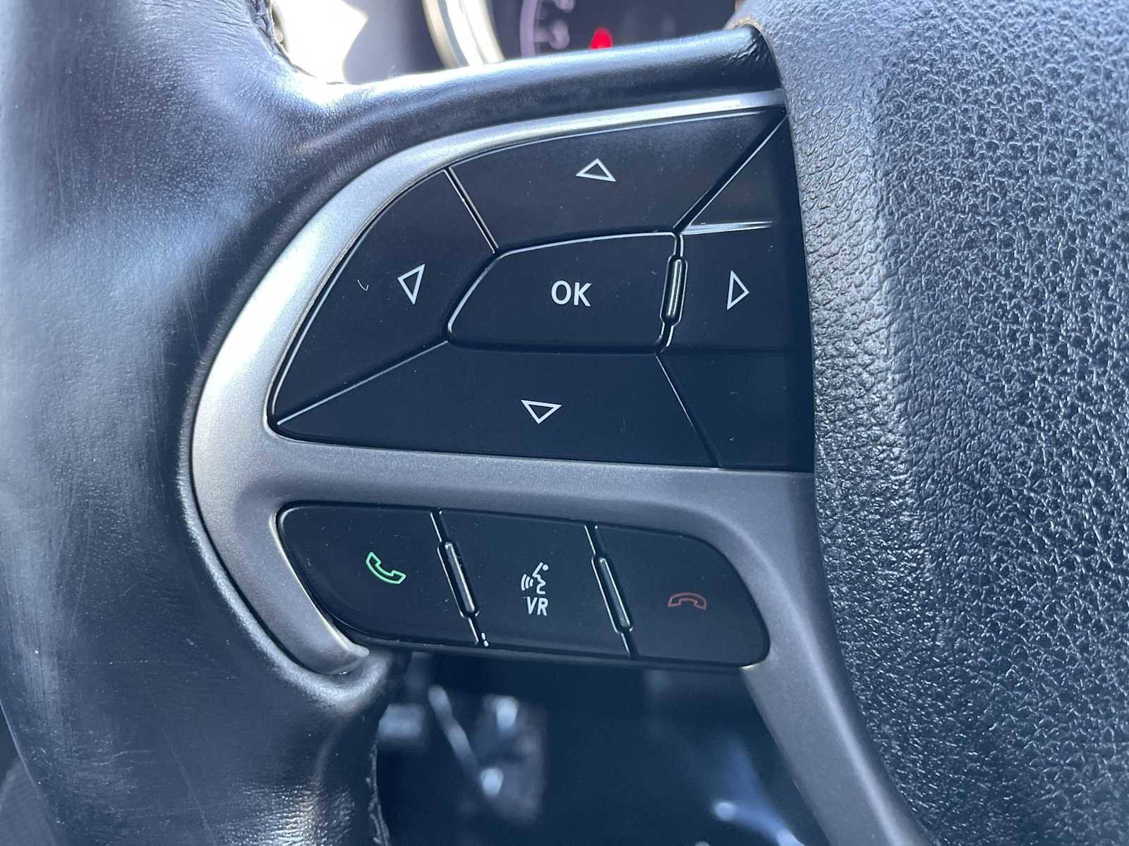 Used 2018 Jeep Grand Cherokee Limited image 15