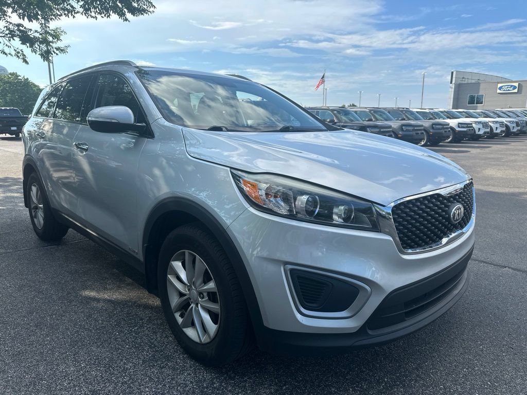 Used 2018 Kia Sorento AWD image 2
