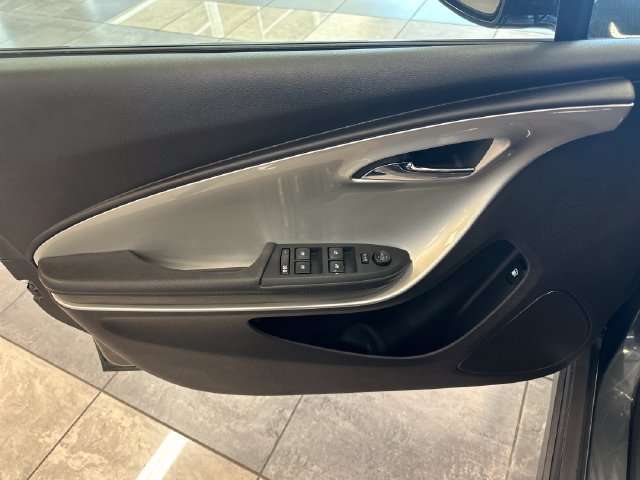 Used 2015 Chevrolet Volt w/ Enhanced Safety Package 1 FWD image 19