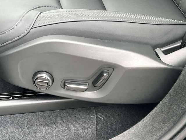 Used 2025 Volvo XC90 B5 Core AWD/4WD image 10