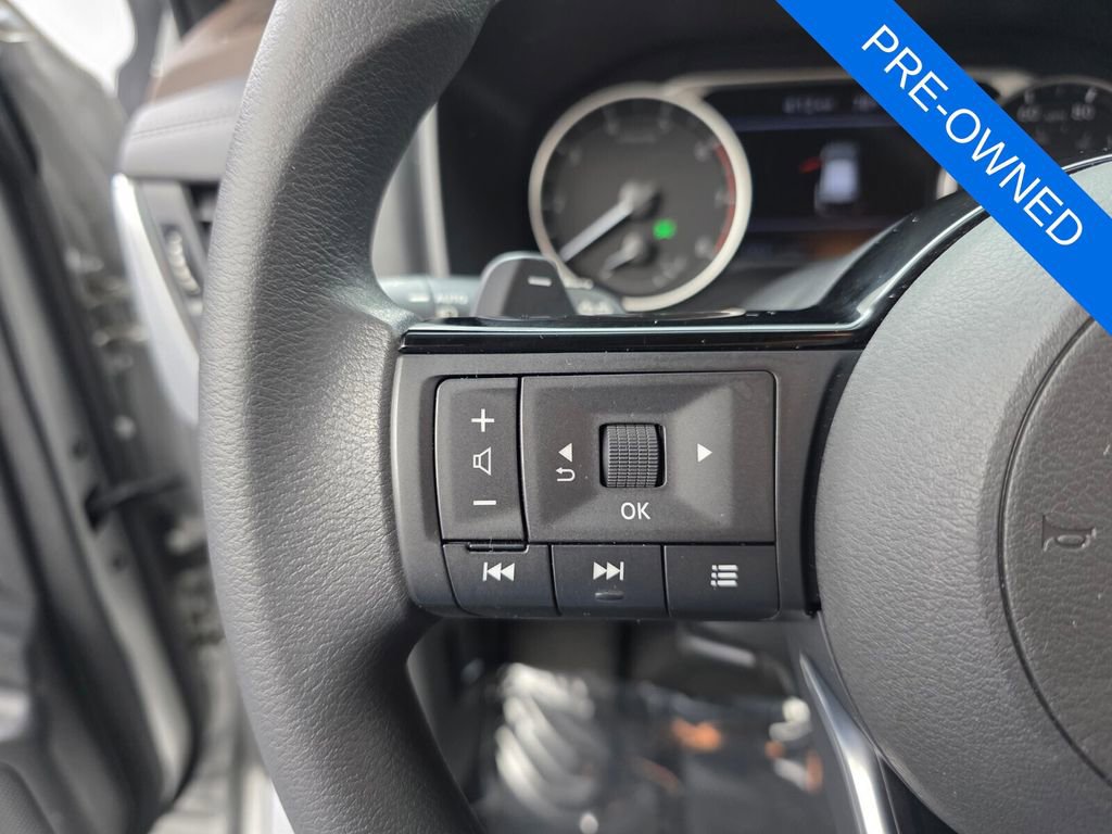 Used 2023 Nissan Rogue SV FWD image 19