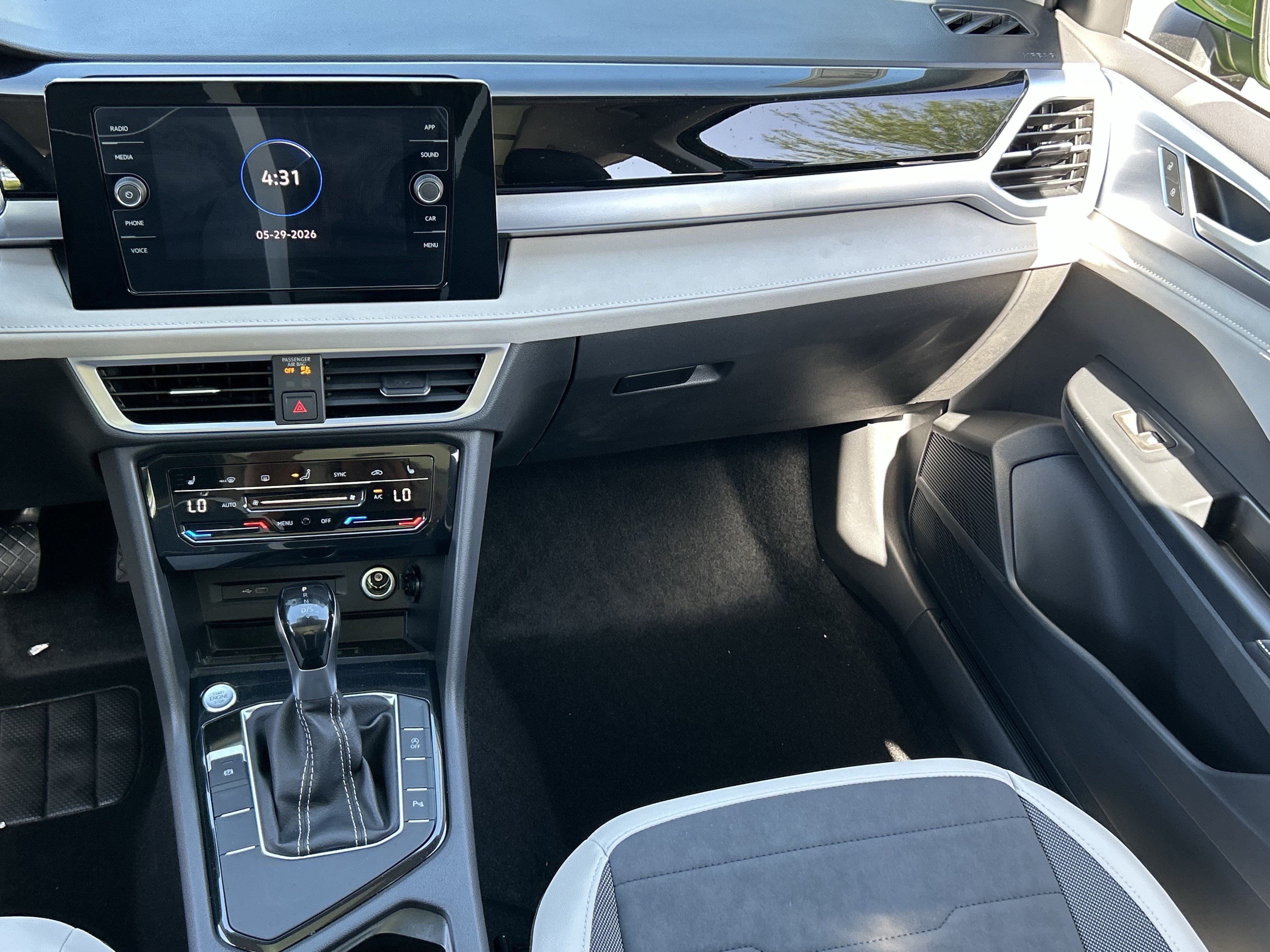 New 2026 Volkswagen Taos SE FWD image 13