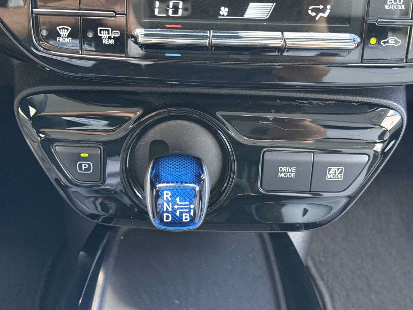 Used 2020 Toyota Prius LE FWD image 20