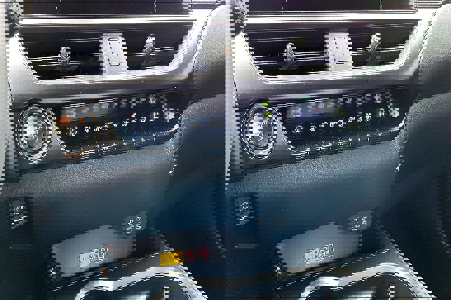 Used 2025 Lexus UX 300h FWD image 35