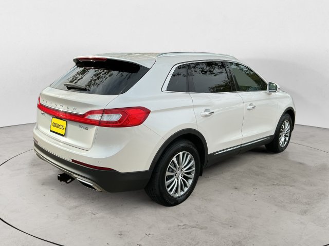 Used 2016 Lincoln MKX Select w/ Select Plus Package AWD/4WD image 5