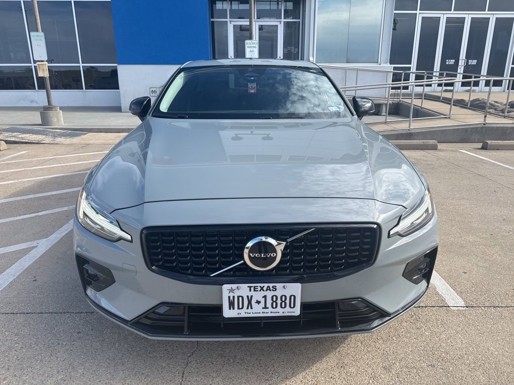 Used 2024 Volvo S60 B5 Core image 2