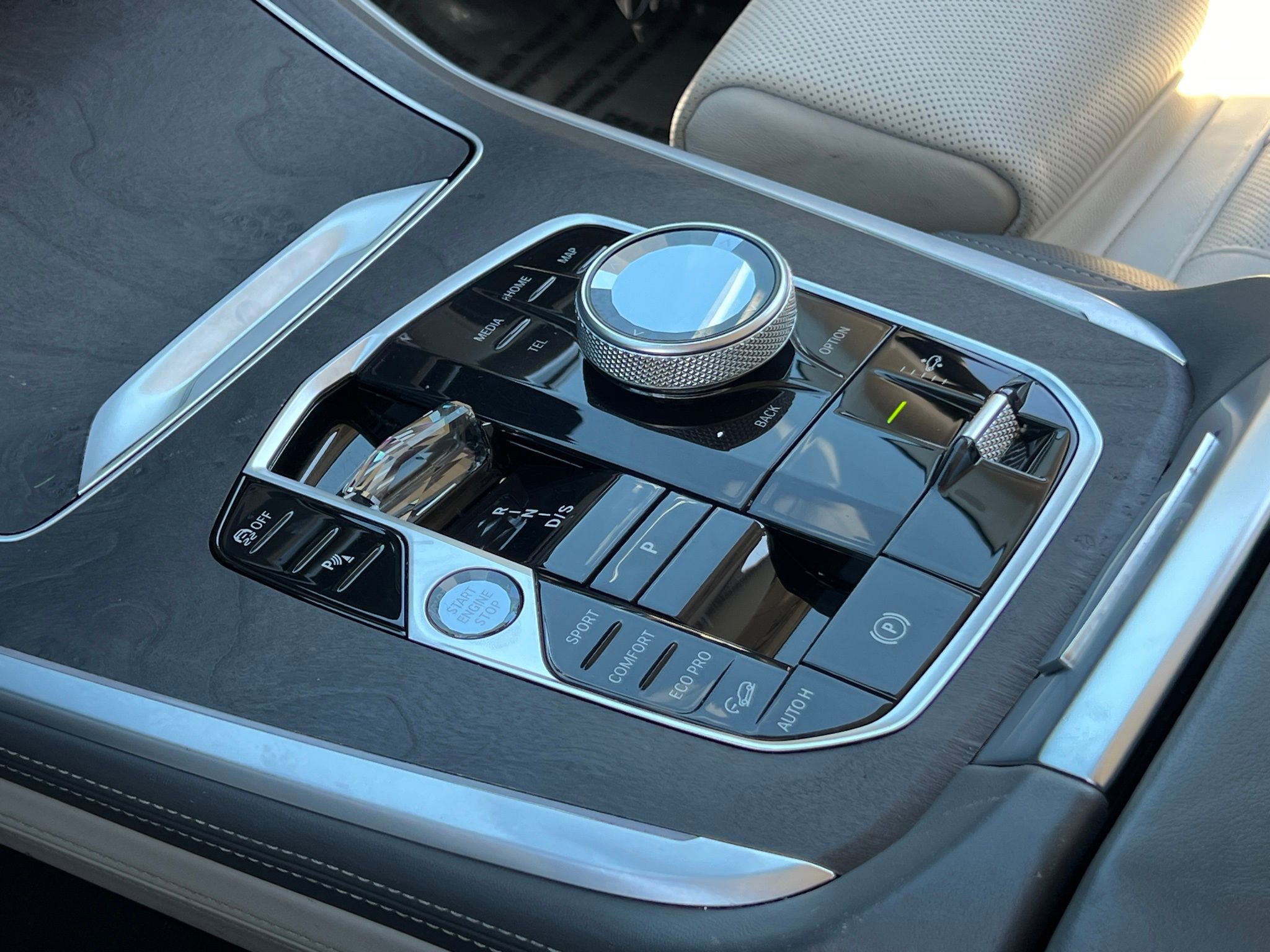 Used 2024 BMW X7 xDrive40i w/ Executive Package image 35