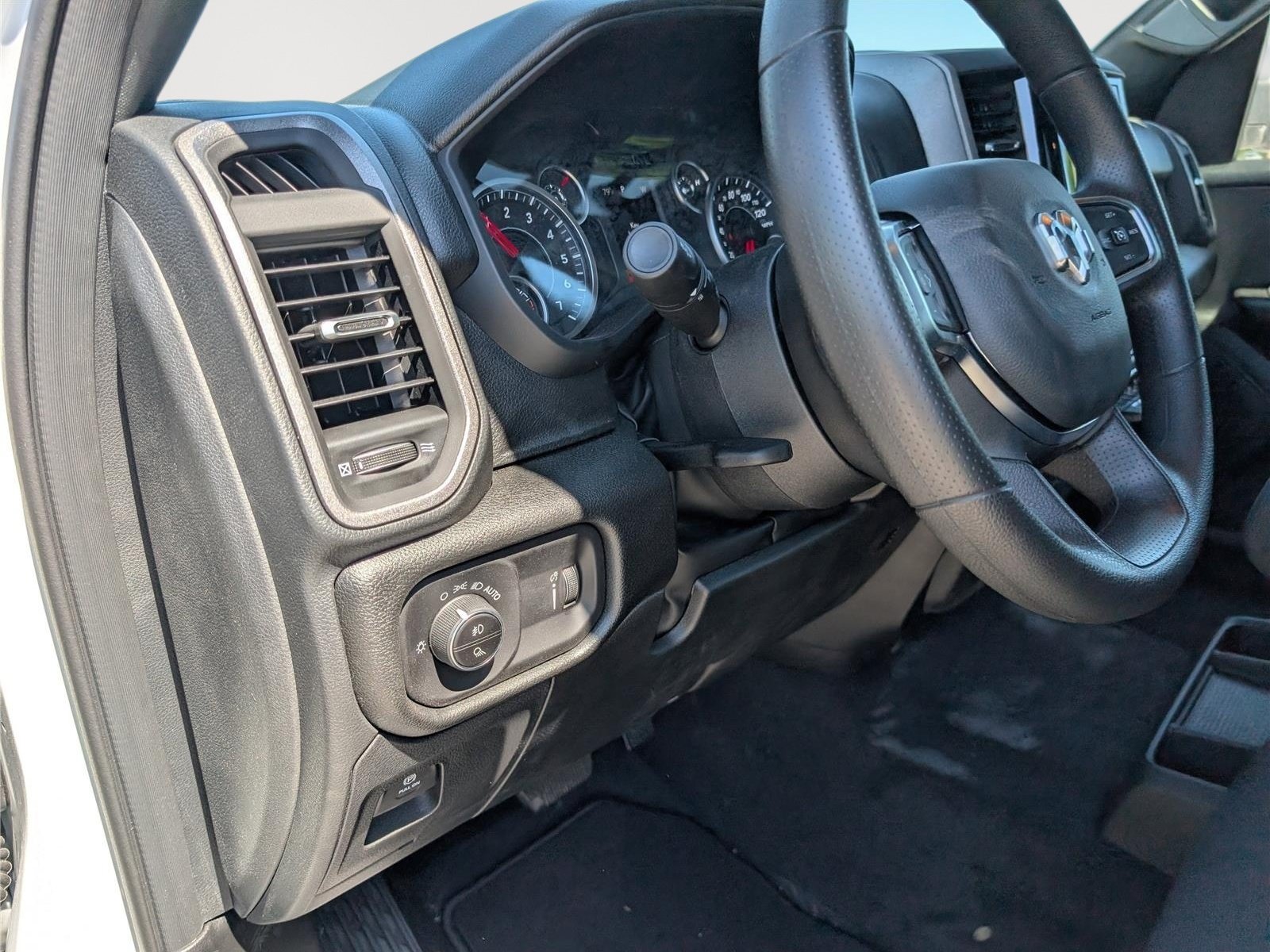 New 2026 RAM 1500 Express AWD/4WD image 17