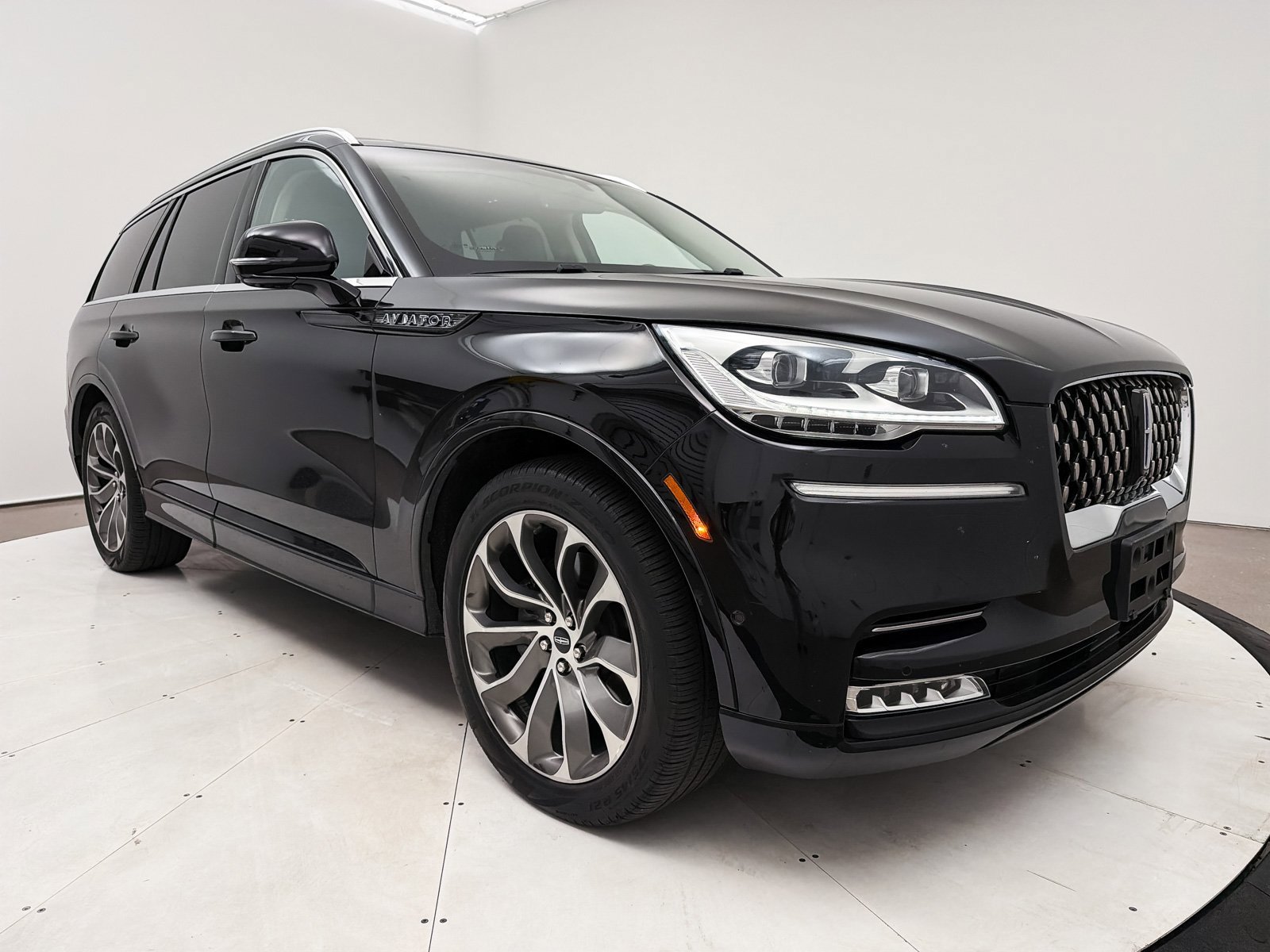 Used 2021 Lincoln Aviator Grand Touring w/ Equipment Group 301A image 15