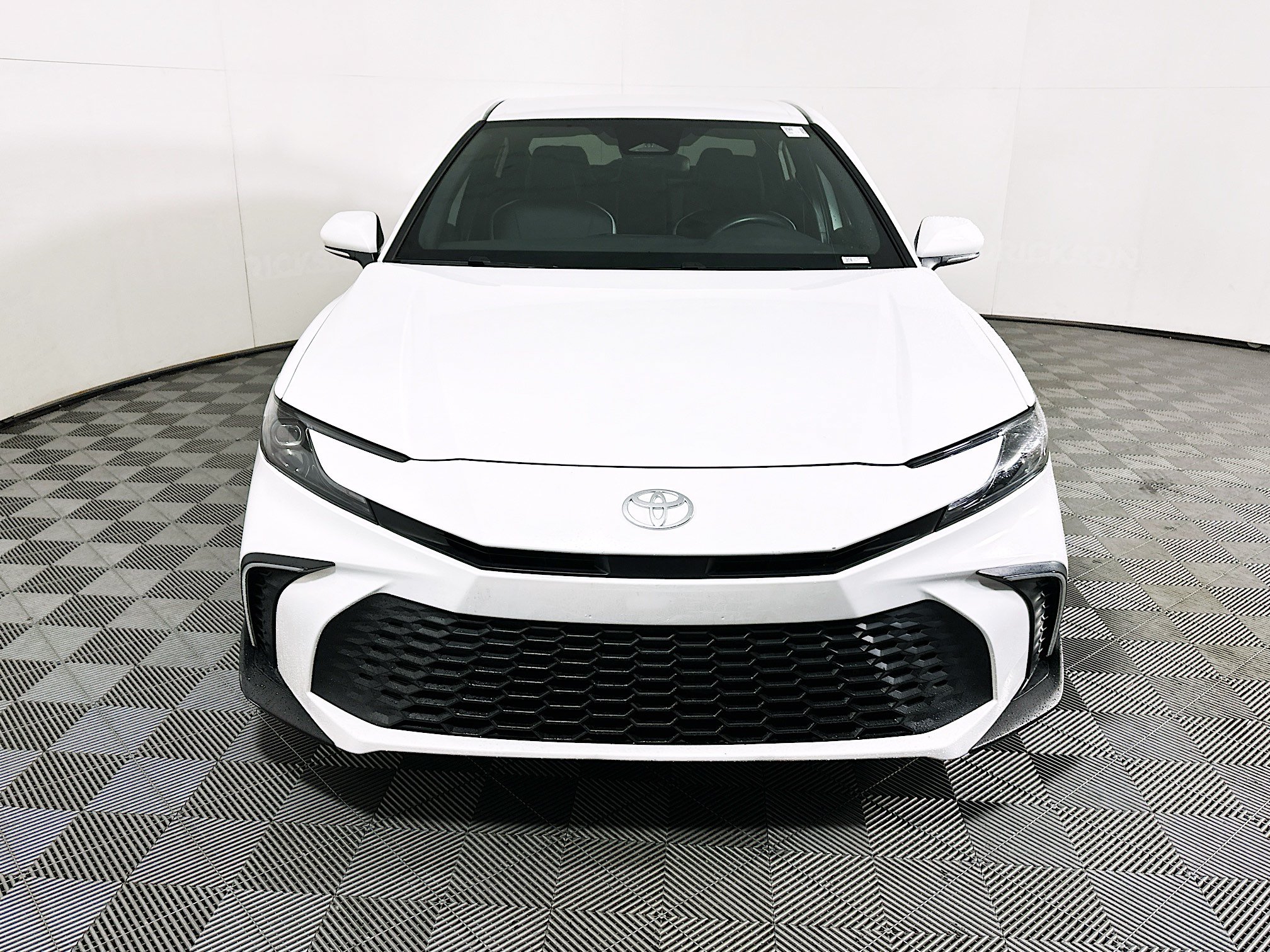Certified 2025 Toyota Camry SE FWD image 8