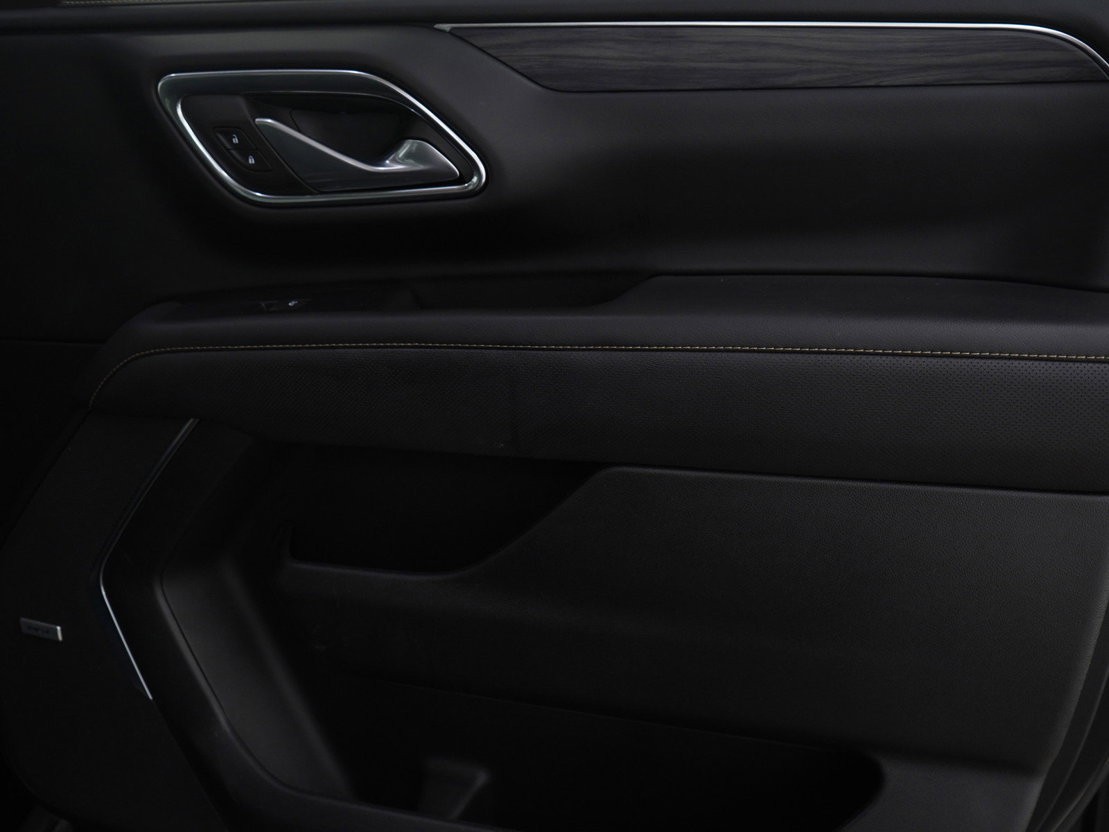 Used 2023 GMC Yukon XL SLT image 9