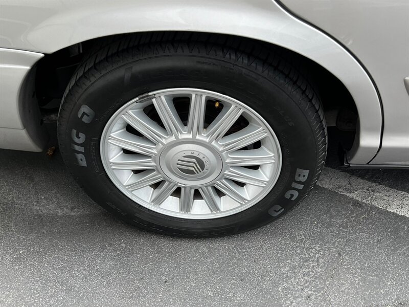 Used 2009 Mercury Grand Marquis LS RWD image 11