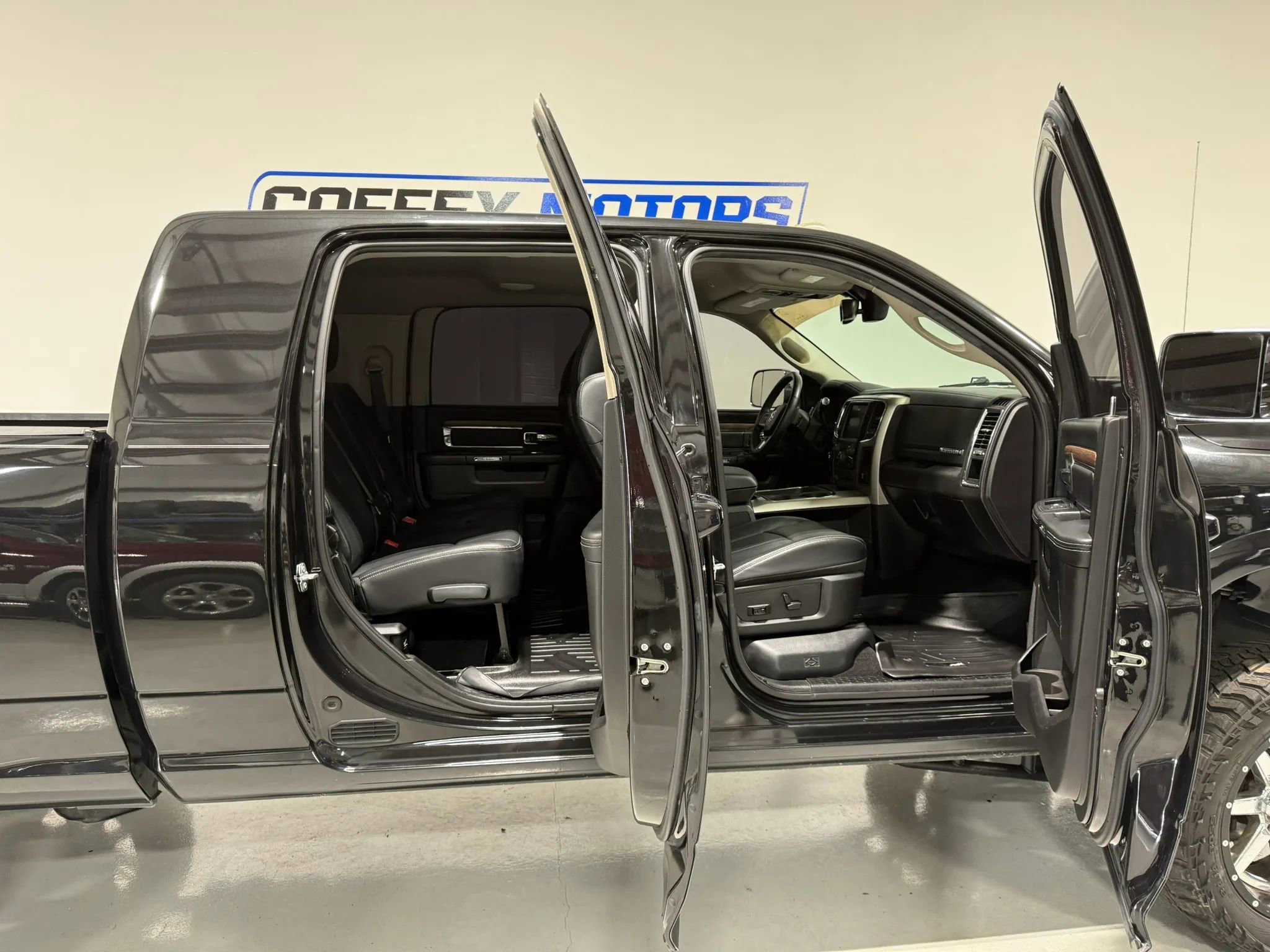Used 2018 RAM 2500 Laramie image 11
