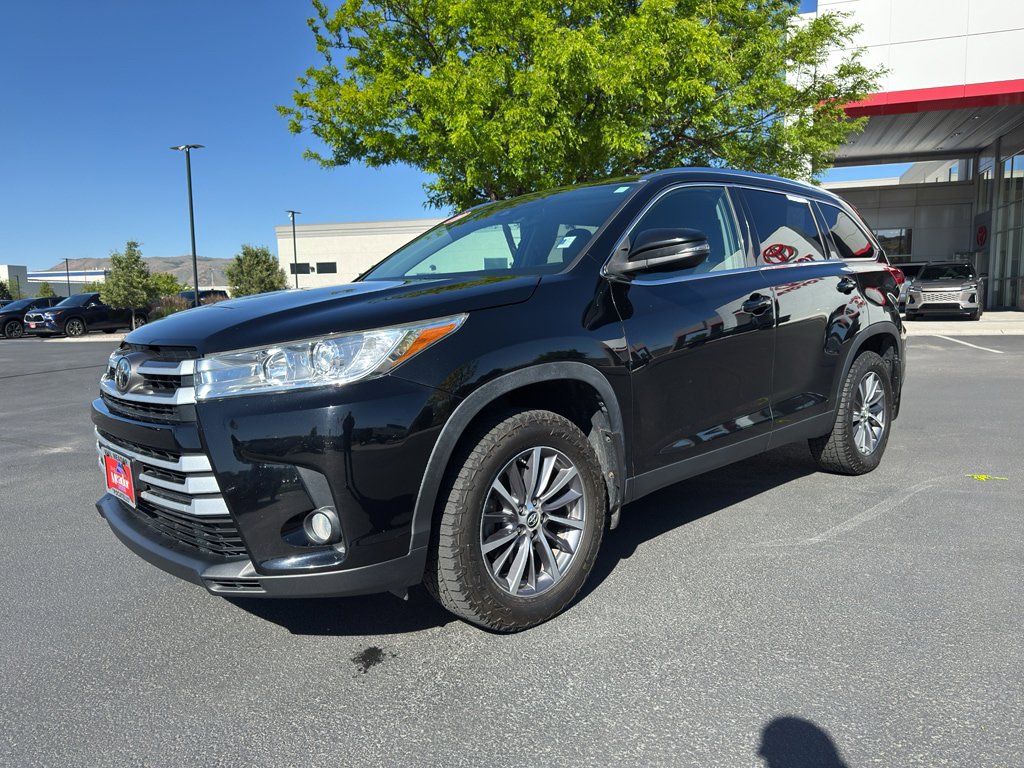 Used 2019 Toyota Highlander XLE AWD/4WD image 5