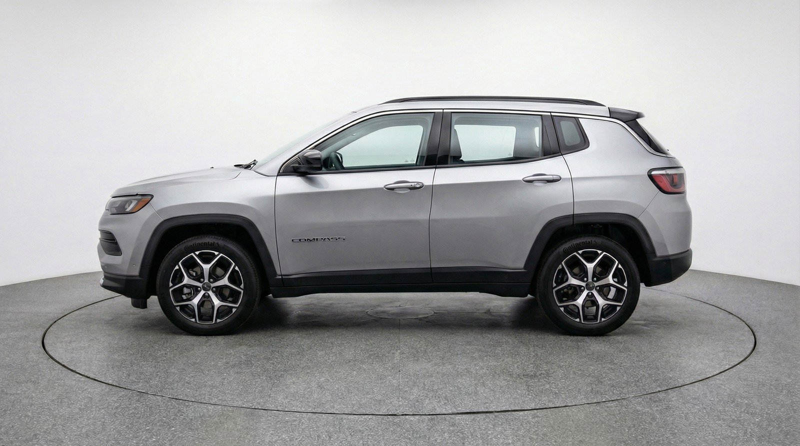 Used 2025 Jeep Compass Limited image 3