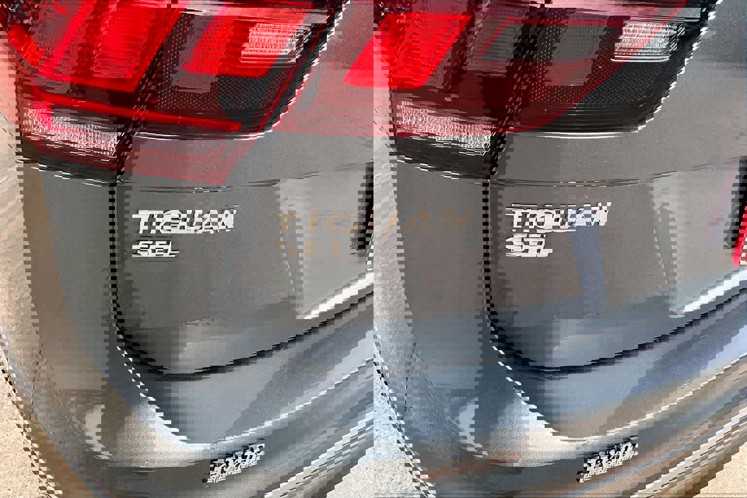 Used 2021 Volkswagen Tiguan SEL Premium R-Line image 31