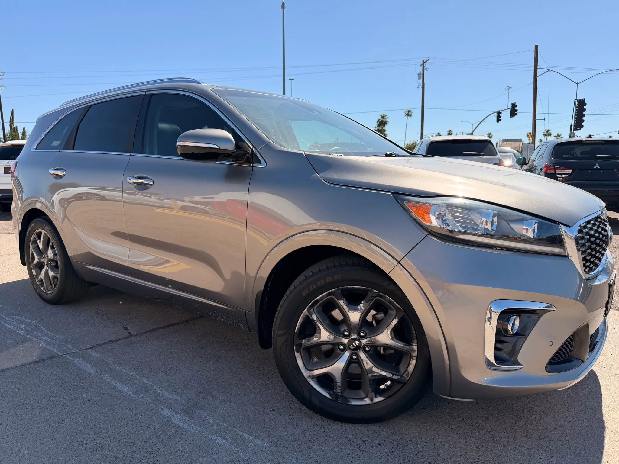 Used 2019 Kia Sorento SX image 3