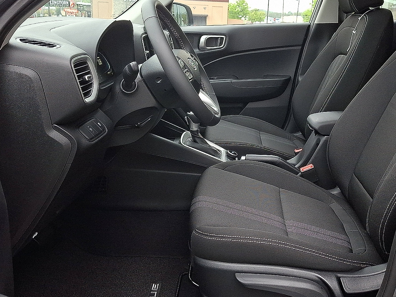 New 2026 Hyundai Venue SEL FWD image 7