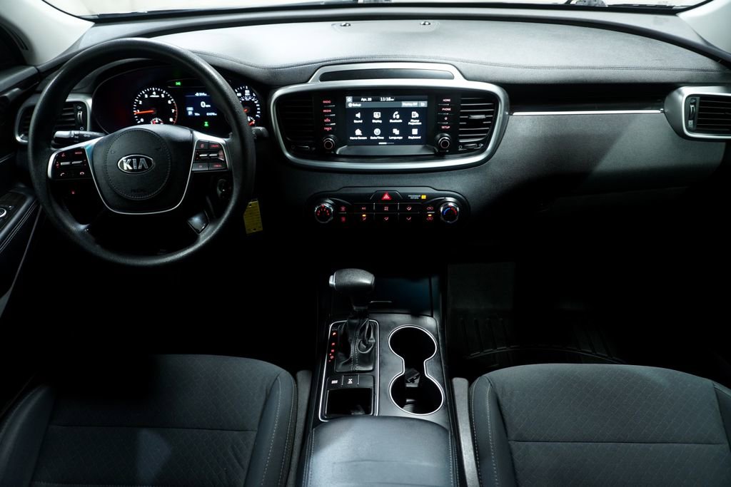 Used 2020 Kia Sorento LX AWD/4WD image 17