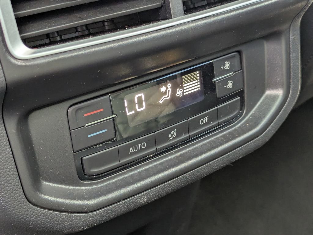 Used 2025 Volkswagen Atlas Peak Edition SE image 24