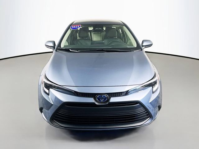 Used 2025 Toyota Corolla LE image 2