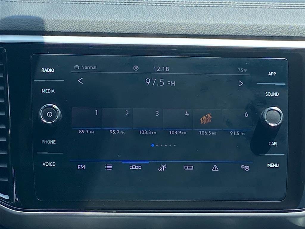Certified 2023 Volkswagen Atlas Cross Sport SE w/ Panoramic Sunroof Package AWD/4WD image 8