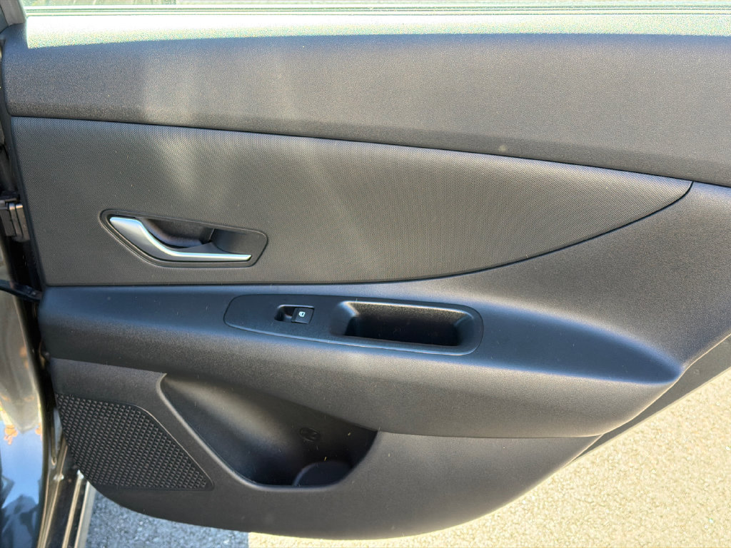 New 2026 Hyundai Elantra SE FWD image 17