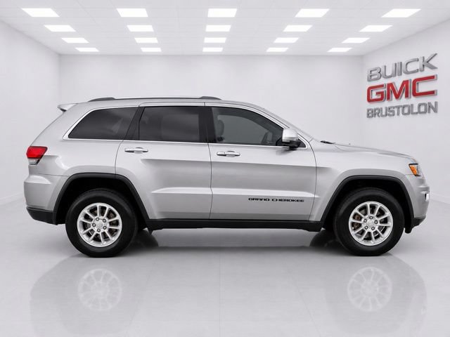 Used 2018 Jeep Grand Cherokee Laredo AWD/4WD image 5