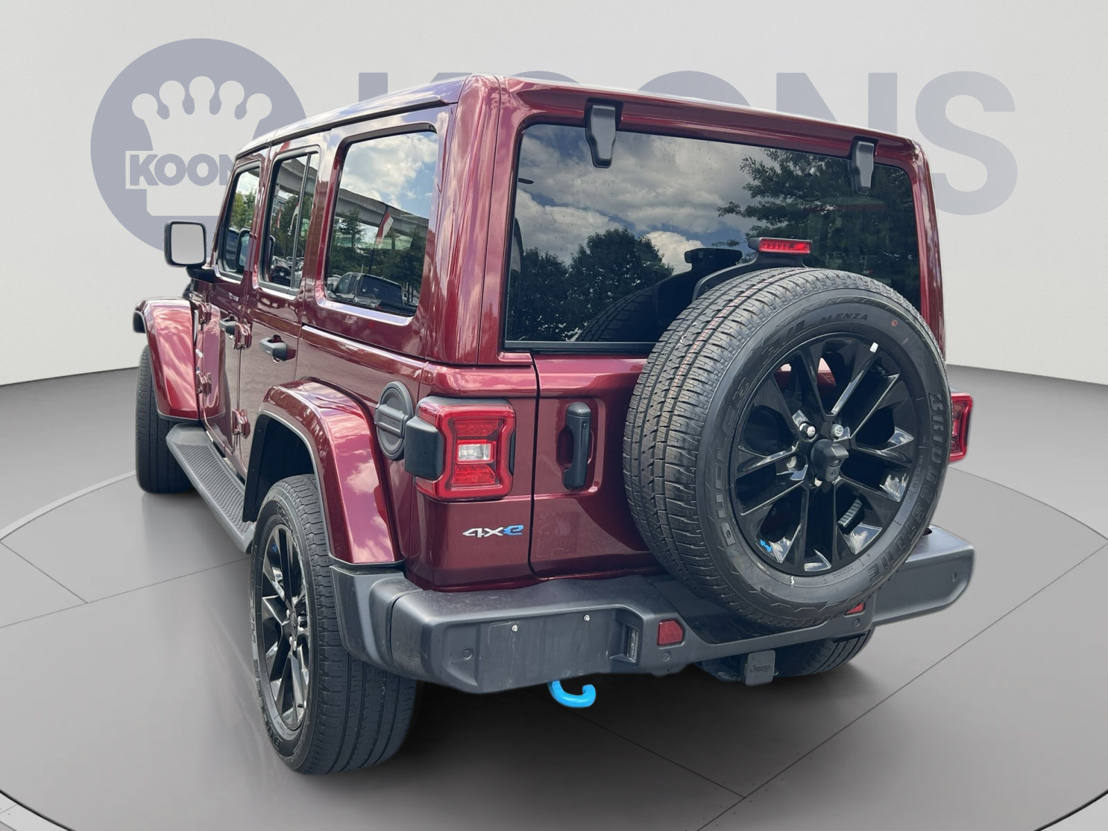 Used 2022 Jeep Wrangler Unlimited Sahara w/ Cold Weather Group AWD/4WD image 4