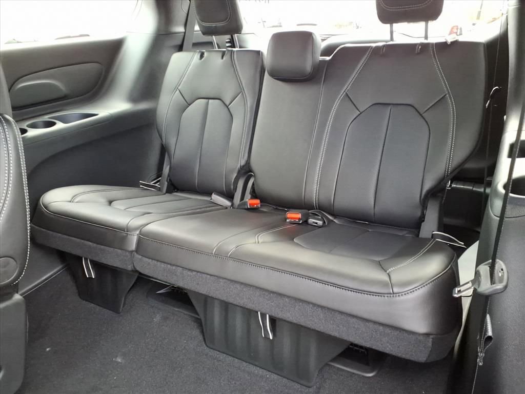 New 2026 Chrysler Voyager LX FWD image 10