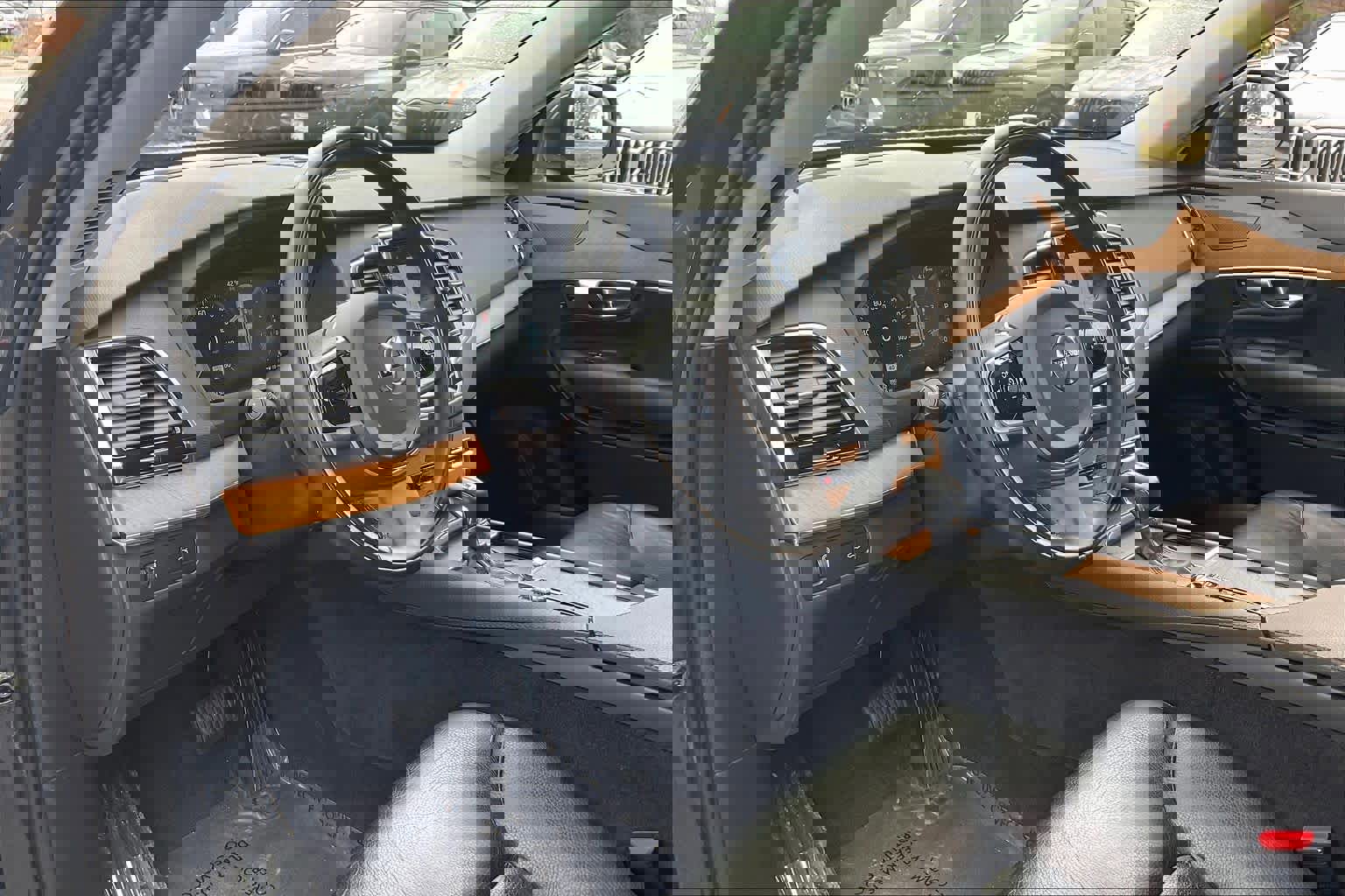 Used 2022 Volvo XC90 T6 Momentum w/ Advanced Package AWD/4WD image 17