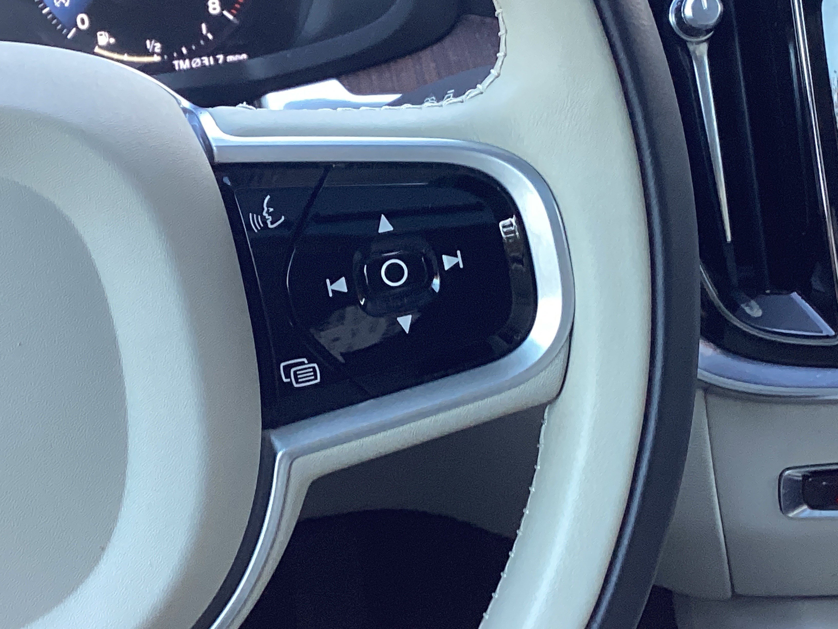 Used 2020 Volvo S60 T5 Inscription w/ Protection Package Premier image 20