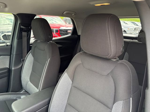 Used 2023 Chevrolet TrailBlazer LT w/ Convenience Package AWD/4WD image 9