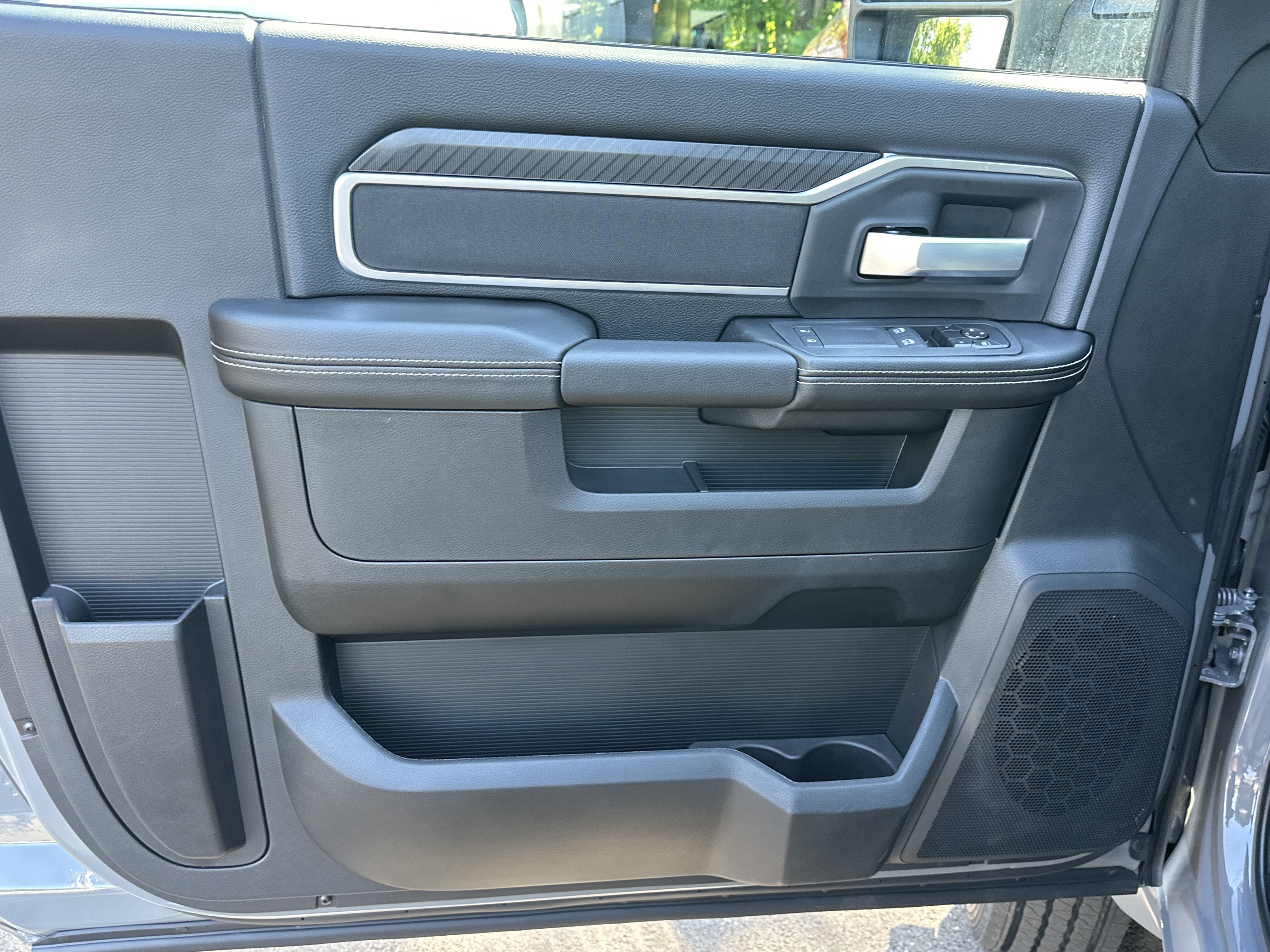 New 2026 RAM 5500 4x4 Regular Cab image 29