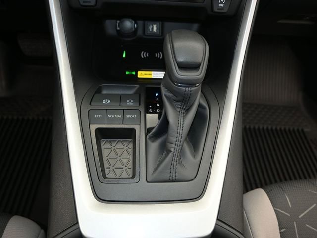 Used 2025 Toyota RAV4 XLE image 10