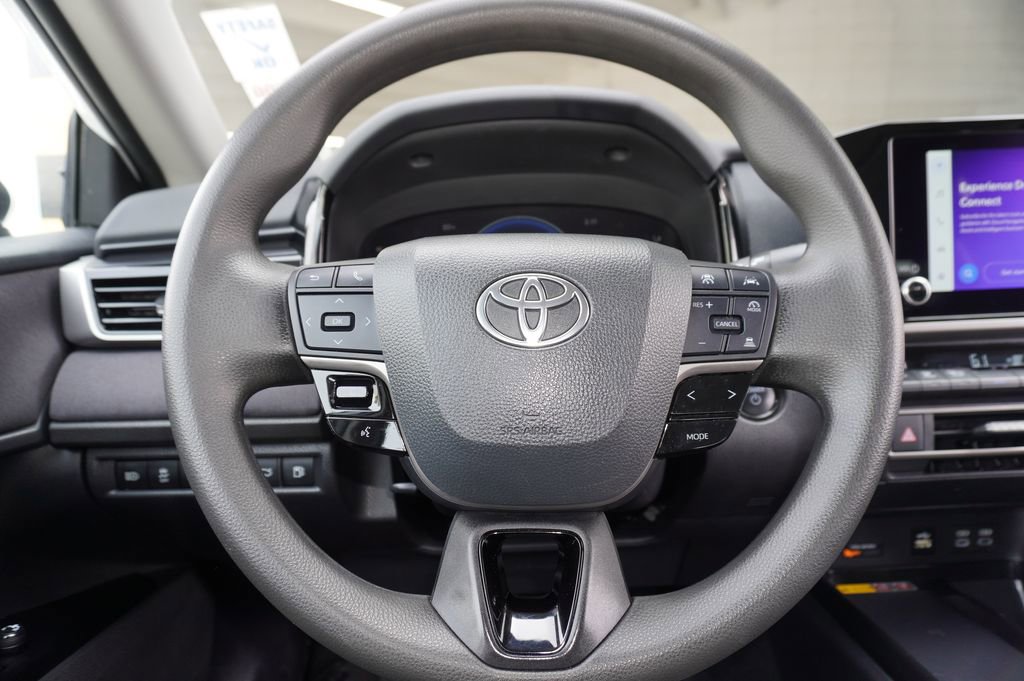 Certified 2025 Toyota Camry LE image 13