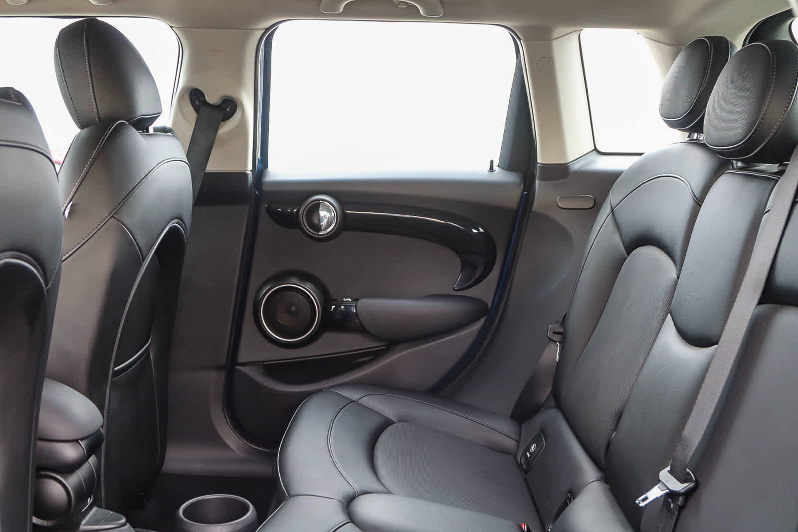 Used 2015 MINI Cooper S image 19