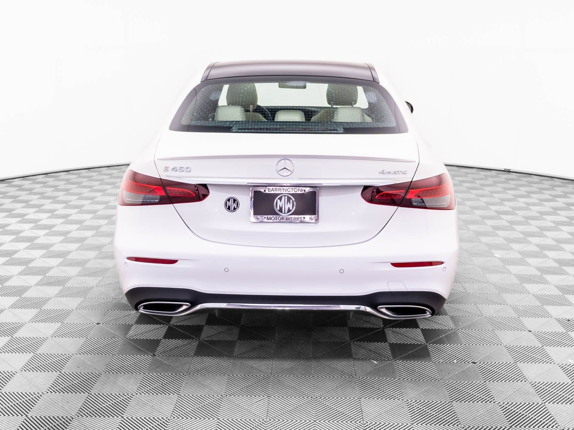 Used 2022 Mercedes-Benz E 450 4MATIC Sedan image 4